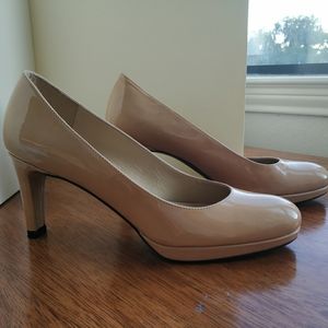 Stuart Weitzman leather heels size 7